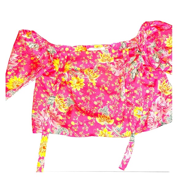 Gorgeous PLUS OFF-THE-SHOULDER TOP - Picture 2 of 3